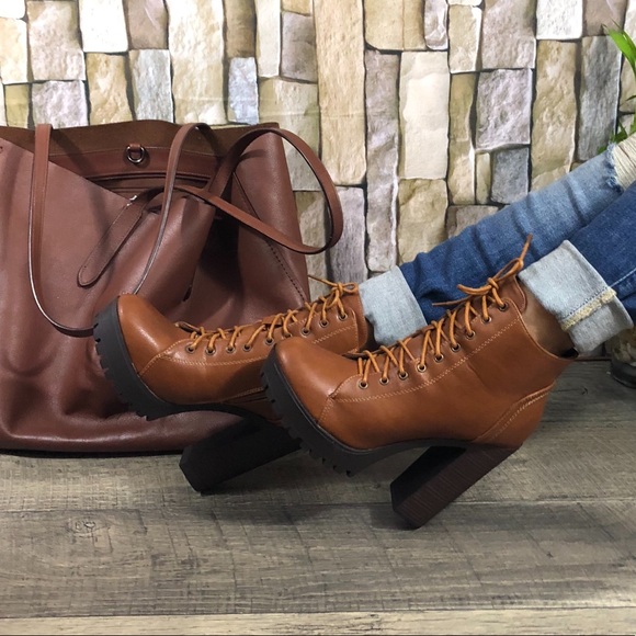 TAN LACE UP CHUNKY PLATFORM ANKLE - Picture 5 of 8